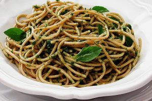 Receita de Espaguete com Pesto de Rúcula
