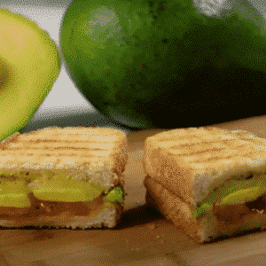 Receita de Sanduíche de Abacate com Queijo