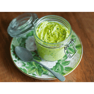 Ingredientes da receita de maionese verde caseira