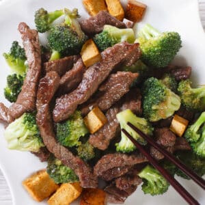 Ingredientes de Carne com Brócolis, Tofu e Missô